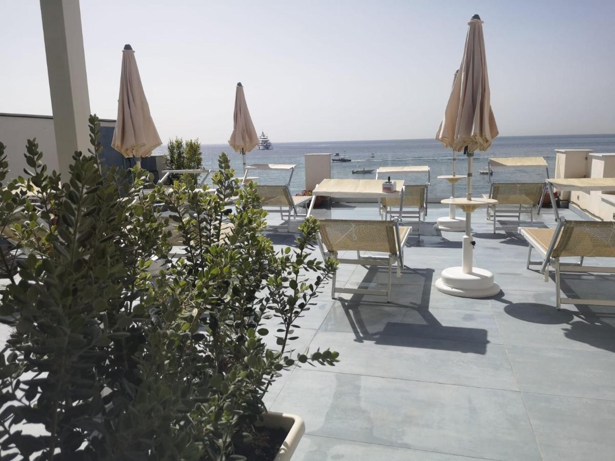 Hotel Tulla'S Giardini-Naxos Exterior foto