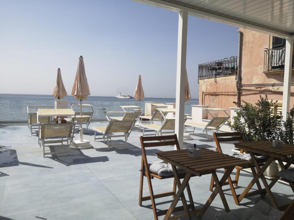 Hotel Tulla'S Giardini-Naxos Exterior foto